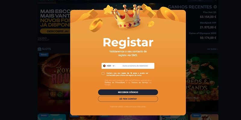 Formulário de registo do Casino Portugal com design laranja e coroa dourada, incluindo validação de contacto via SMS e campos para número de telefone.